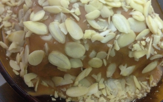 Bolo molhadinho de doce de leite