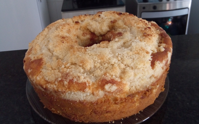 Cuca de banana com farofa da Vovó