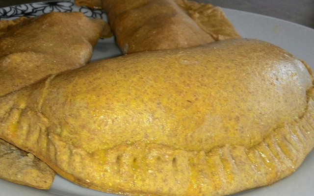 Pastel de farinha integral assado