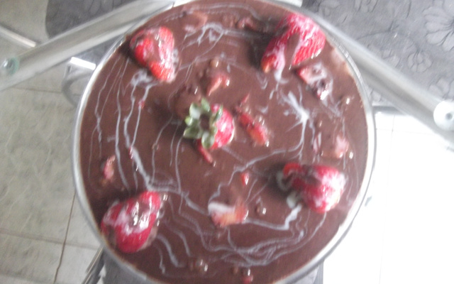 Enformados de brigadeiro e morango