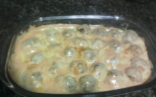 Almôndegas com queijo