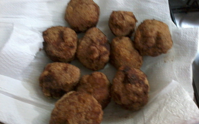 Bolinhos de carne recheado da Mel