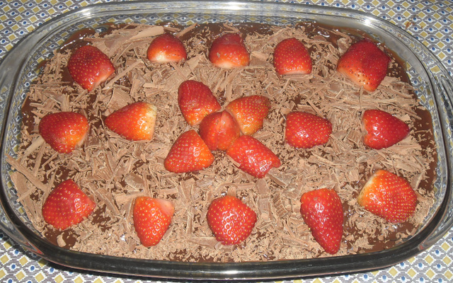 Pavê de morango e chocolate