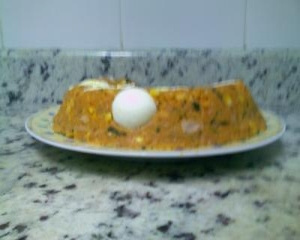 Cuscuz de atum com molho de tomate tradicional