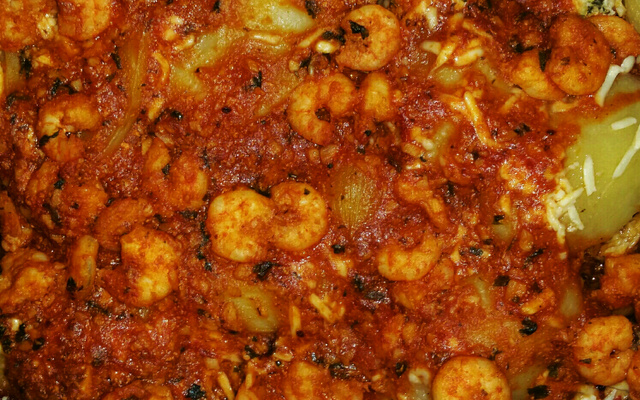 Filé de peixe assado com batatas