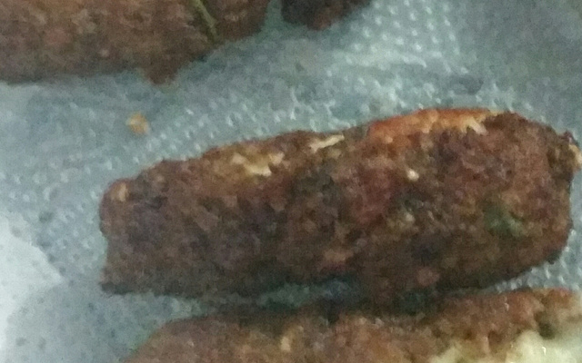 Quibe frito recheado com queijo