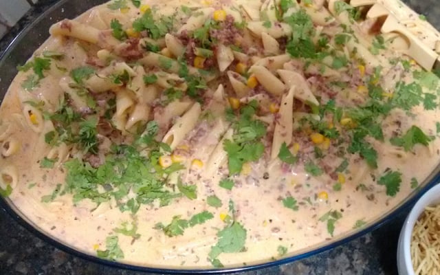 Macarrão na pressão com carne moída