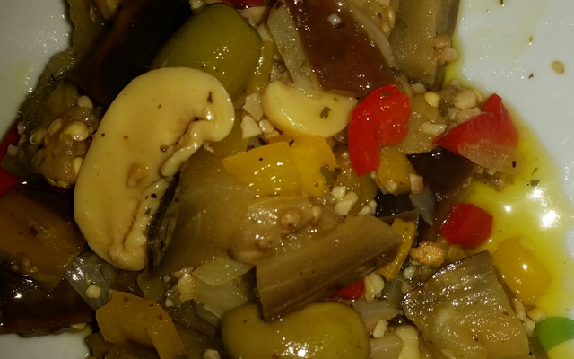 Antepasto de berinjela ao forno de microondas