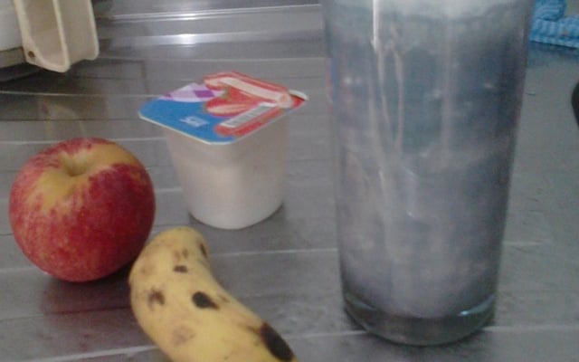 Vitamina de banana e iogurte (cremosa)