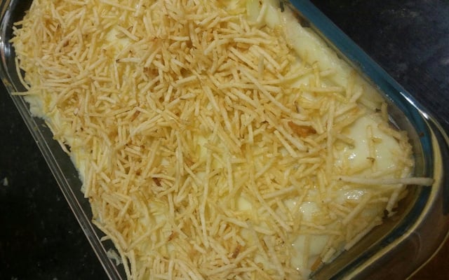 Purê de batata ao forno com frango desfiado