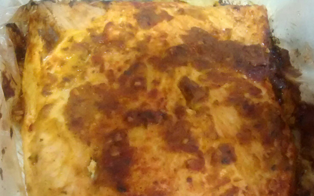 Filé salmão com crosta de mel e mostarda