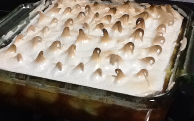 Torta de banana com creme e suspiro do Marcelo