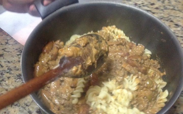 Macarrão dos deuses 4 queijos com pinhão