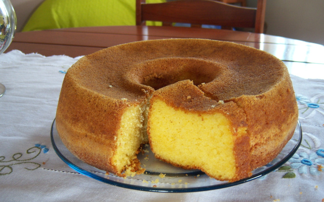 Bolo de fubá super prático e gostoso