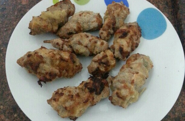 Almôndega frita com queijo