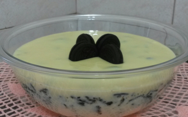 Pavê de chocolate branco com Negresco