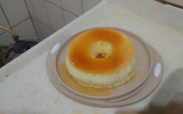 Pudim de leite condensado com coco ralado