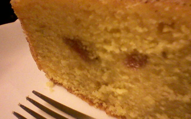 Bolo de fubá com goiabada