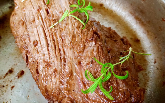 Rosbife de filé mignon com vinho do Porto