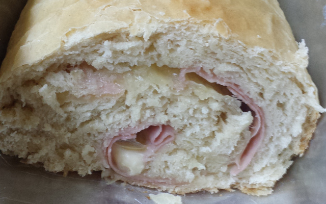 Pão de batata recheado