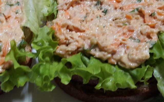 Sanduíche natural de atum 