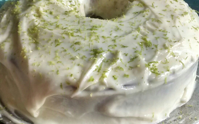 Bolo de limão cremoso