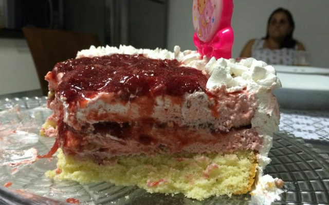 Bolo mousse de morango