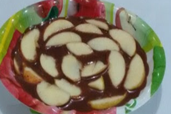 Sobremesa de chocolate com maçã