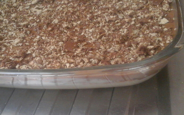 Pavê de bolacha maisena com creme branco e creme preto