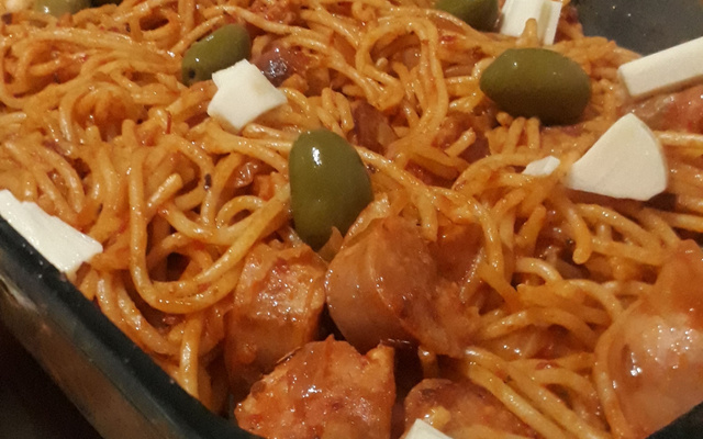 Macarrão com linguiça