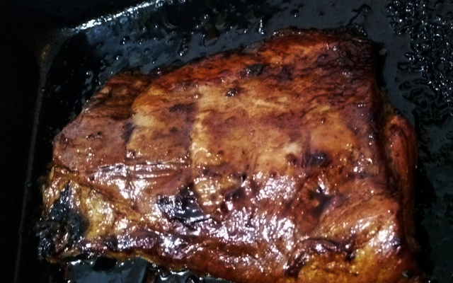 Costelinha de porco assada com mel e limão