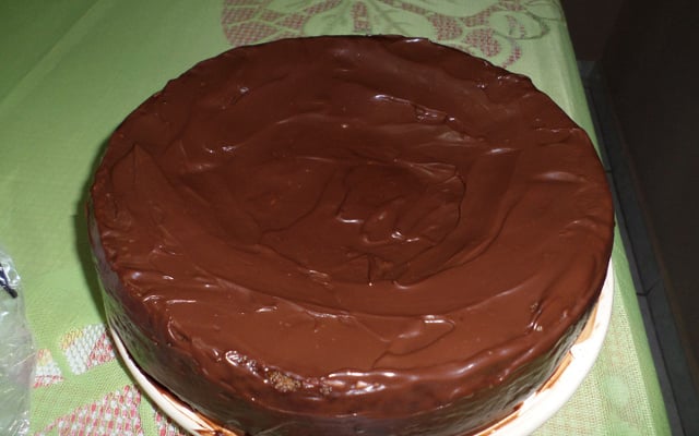 Bolo de chocolate vegan fofo e molhadinho