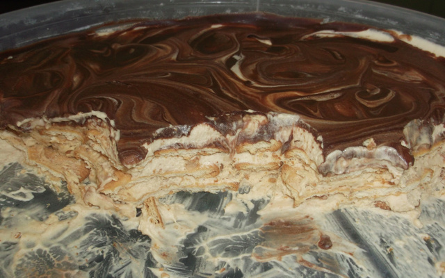 Torta gelada de café com paçoca