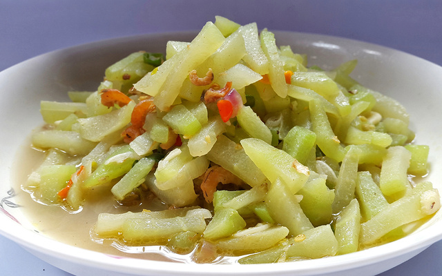 Chuchu refogado simples