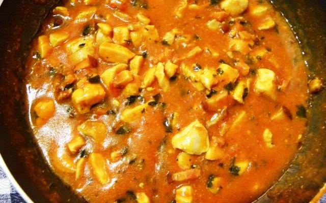 Frango ao molho com leite de coco