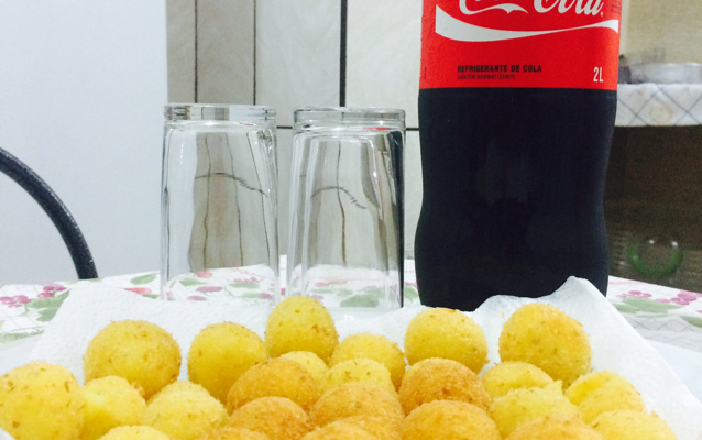 Aperitivo de batata e provolone