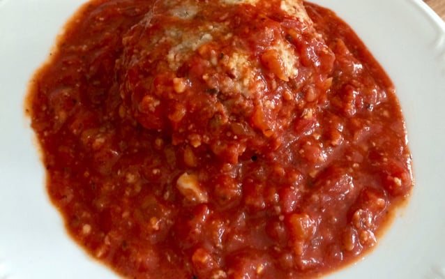 Porpeta de bacon recheada com mussarela