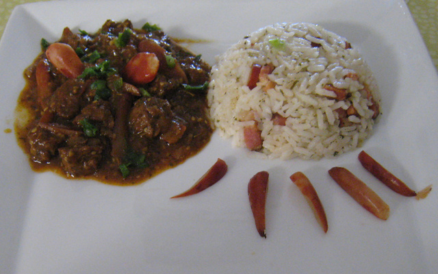 Carne com pinhão e arroz