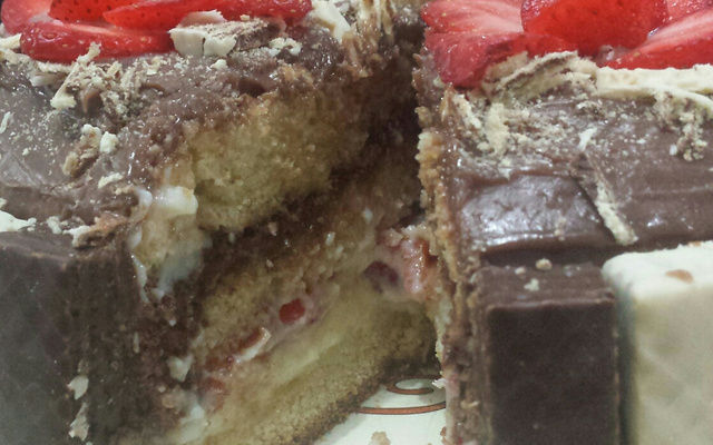 Bolo de morango com nutella