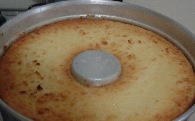 Bolo de mandioca (macaxeira)