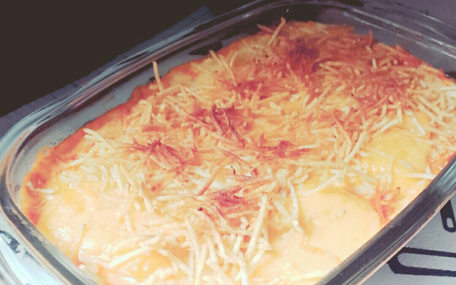 Escondidinho de requeijão com carne moída