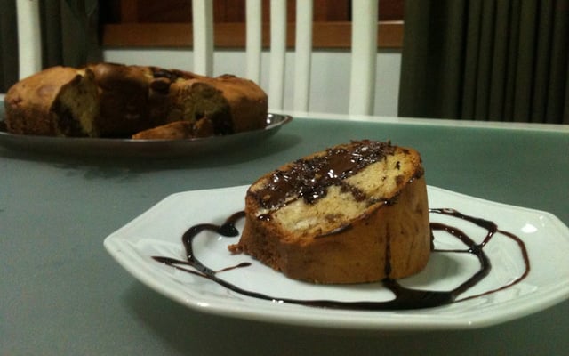Bolo de banana com chocolate