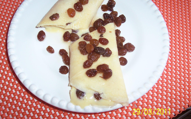 Panquecas ao creme e passas ao rum