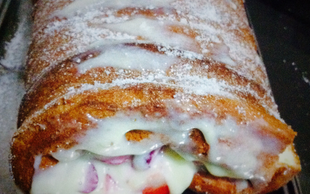 Rocambole de morango