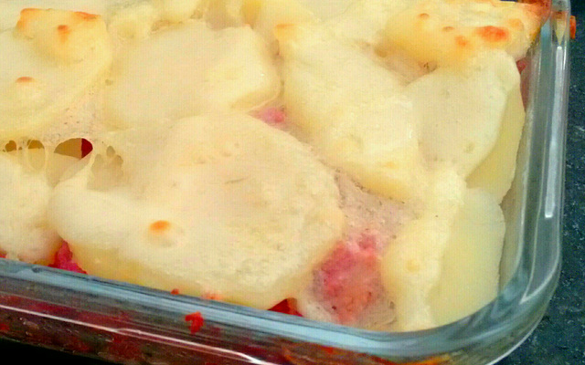 Batata gratinada com linguiça