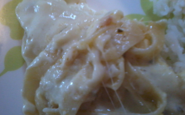 Macarrão de queijo com molho branco