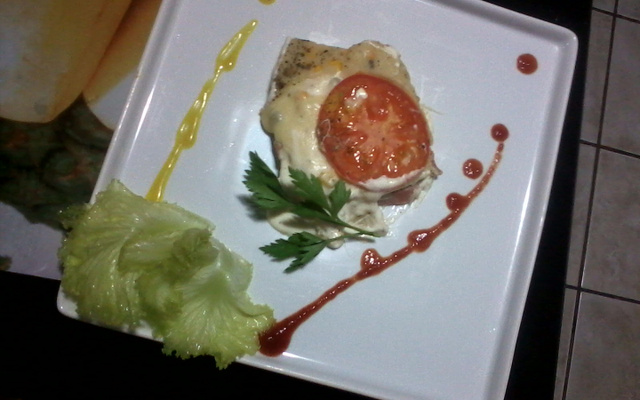 Torta de queijo, presunto e frango