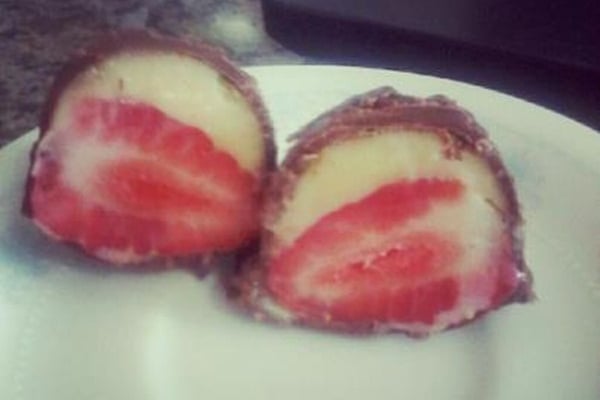 Trufa de morango com leite condesado