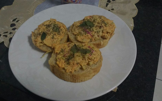 Bruschetta de atum e cenoura