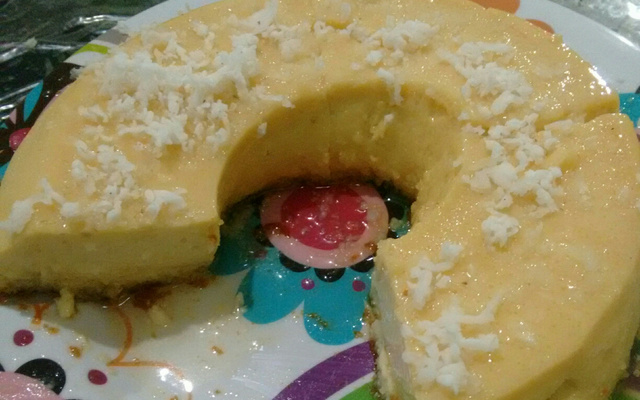 Pudim de leite com coco